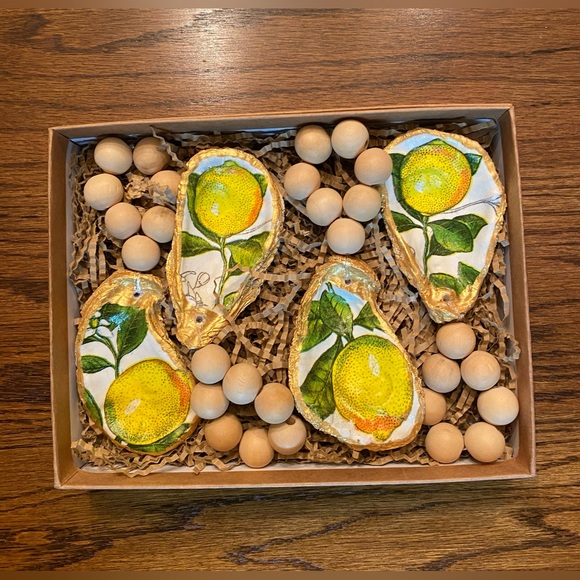 DECOUPAGE OYSTER SHELLS NAPKINS RINGS. - Picture 3 of 12